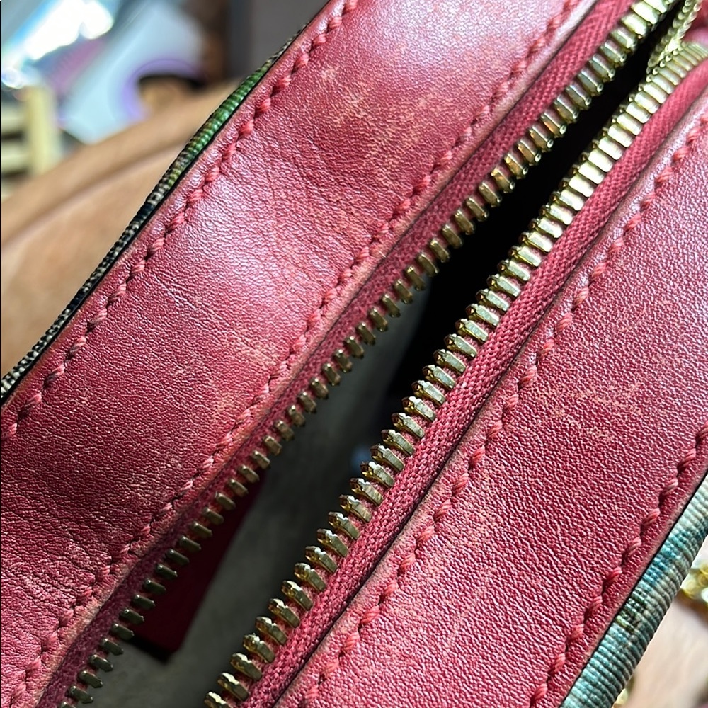 Gucci Blue and Gold Crossbody Bag with Iconic Design - Picture 16 of 17